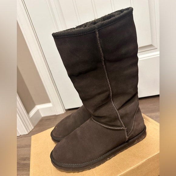 UGG Women's Classic Tall Boot, Chocolate, Size 9, Like New in Box - Picture 2 of 6